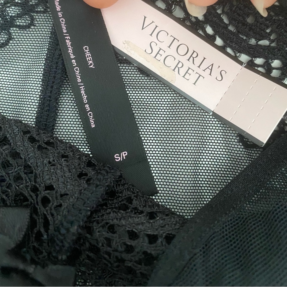 Victoria Secret Set - Picture 3 of 5